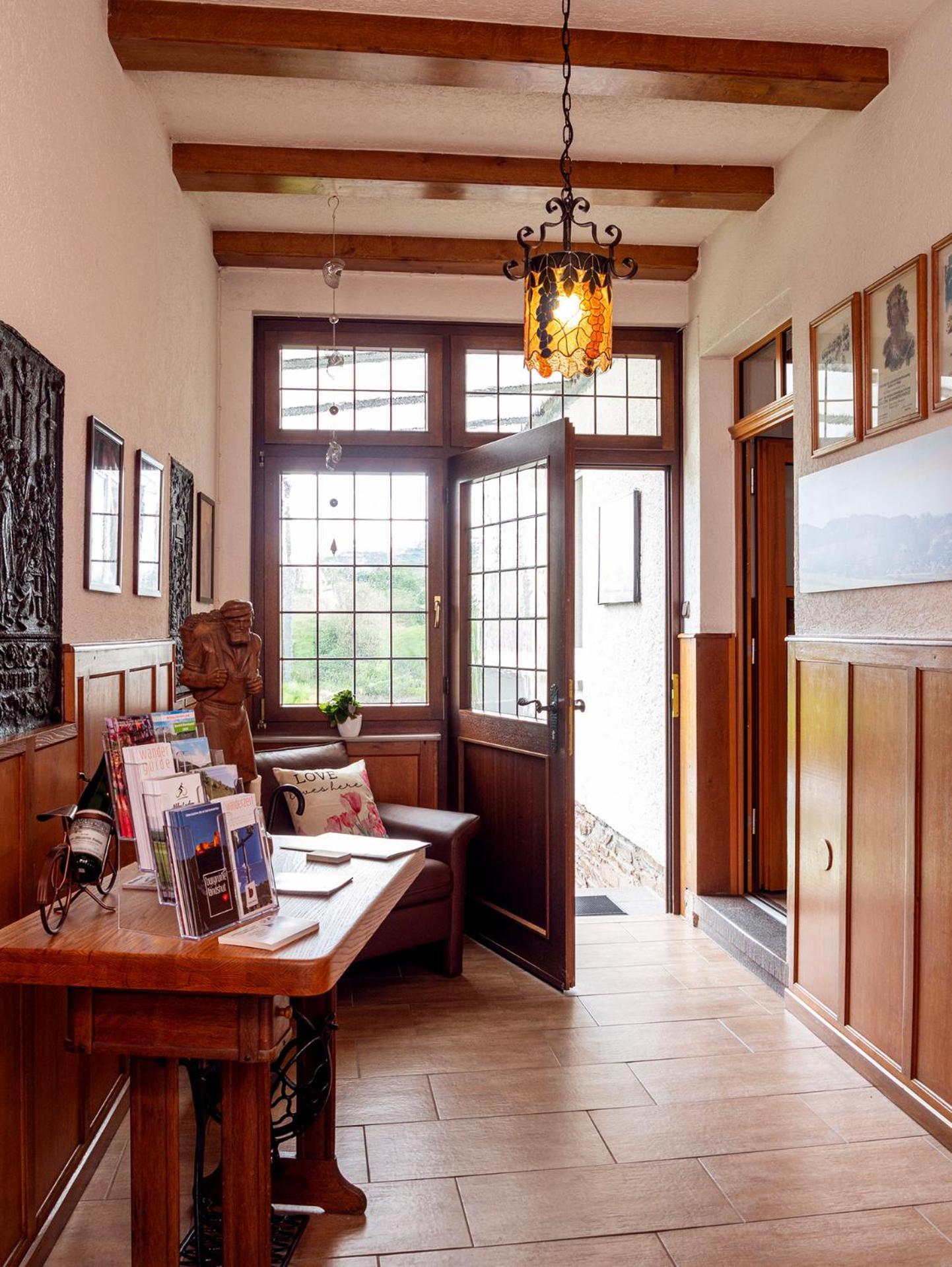 Weingut / Gaestehaus Gerlach อือร์ซิก ภายนอก รูปภาพ